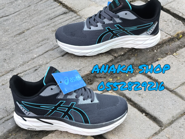 الحذاء الرياضي ASICS